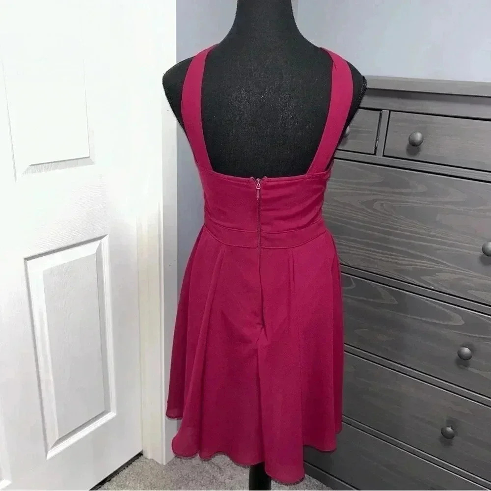 Lulu's Dress - Picture 3 of 7